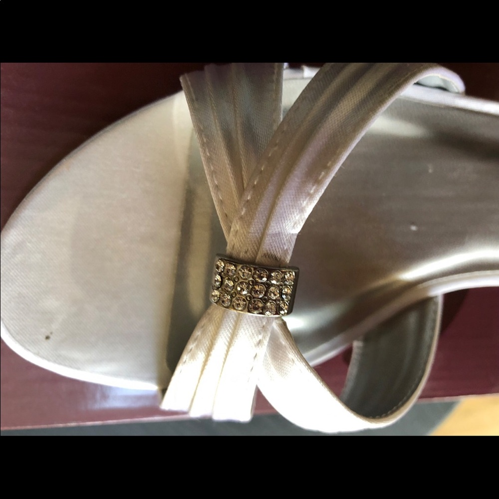 Shoe - Picture 3 of 4